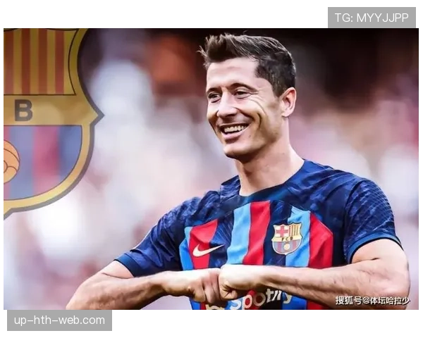 拉菲尼亚场上拼到像欠债，场下刷卡像开演唱会——我都不知道该羡慕还是窒息